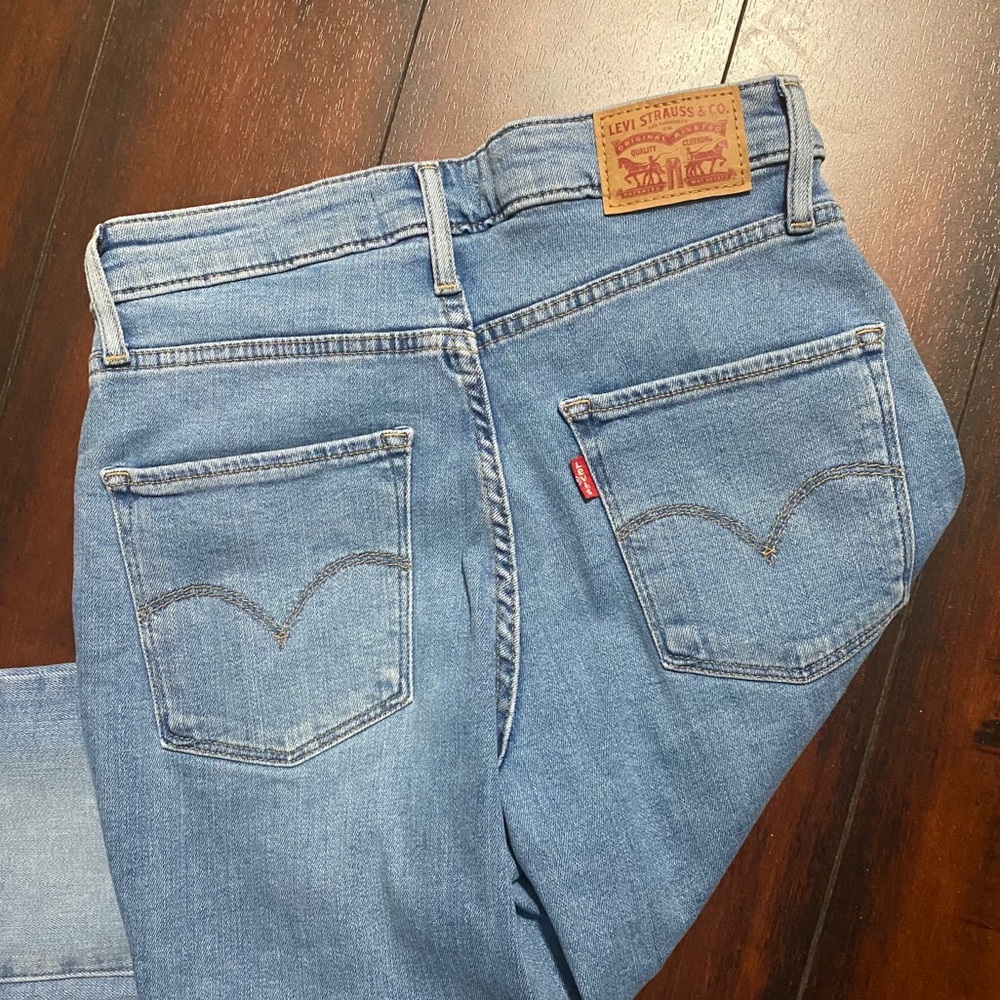 Levi’s 721 High Rise Skinny Jeans